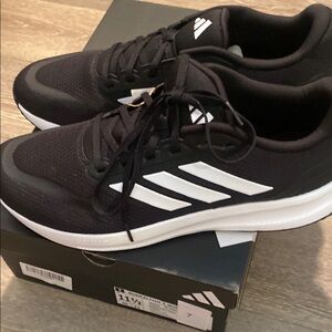 Adidas Run Falcon 5 Men's Black and White Athletic Shoes Sz 11.5 Wide NIB